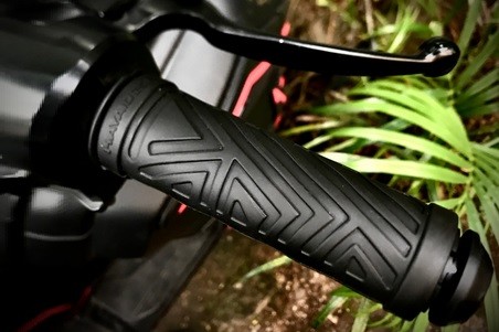 Fungsi Handgrip pada Motor, Jaga Kestabilan dan Kenyamanan saat Berkendara