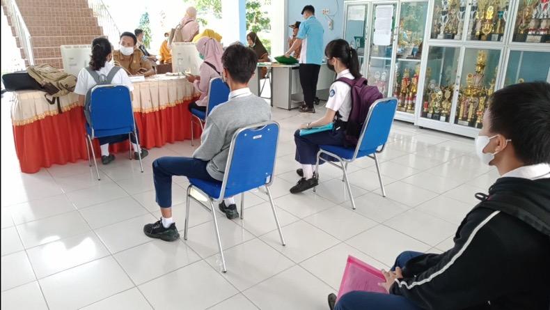 Hari Terakhir PPDB Jalur Afirmasi dan Prestasi, SMAN 1 Koba Sinkronkan Data Calon Siswa