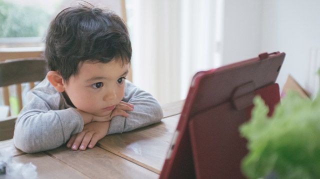 Bahaya Kecanduan Gadget dan Predator di Internet, Psikolog: Orang Tua Perlu Batasi Anak Gunakan Gawai