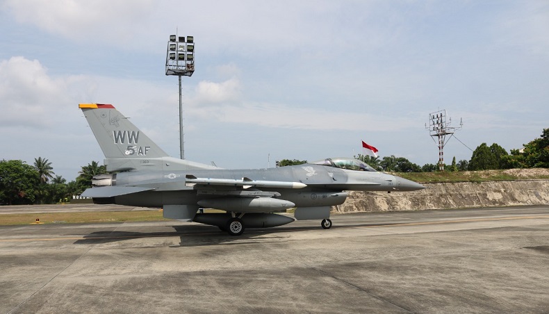 6 Jet Tempur F-16 Milik AS Mendarat di Pekanbaru, Ada Apa?