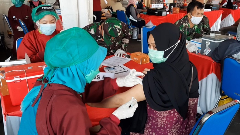 1.200 Warga Disuntik Vaksin Covid-19 di Mapolres Tasikmalaya Kota