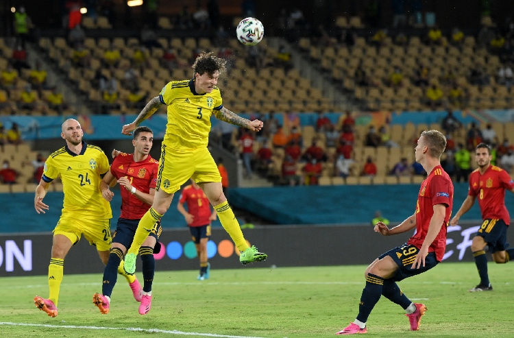Pemain Terbaik Spanyol Vs Swedia: Victor Lindelof, Tembok Peredam Amukan Tim Matador