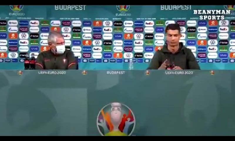 Cristiano Ronaldo Kesal Disuguhi Minuman Soda: Disingkirkan, Minta Air Putih