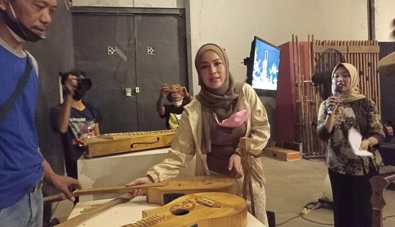 Jatuh Cinta dengan Wisata Majalengka, Istri Denny Cagur Siap Jadi Duta Pariwisata