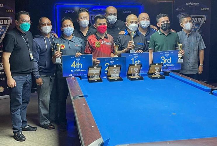 Rizky dan Bobby Juara Turnamen Biliar Open Handicap 2021 Bandung