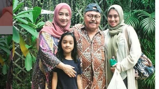 4 Fakta Menarik Titiek Sandhora Penyanyi Hits di Era 1970-an, Jadi Chef Favorit Keluarga   