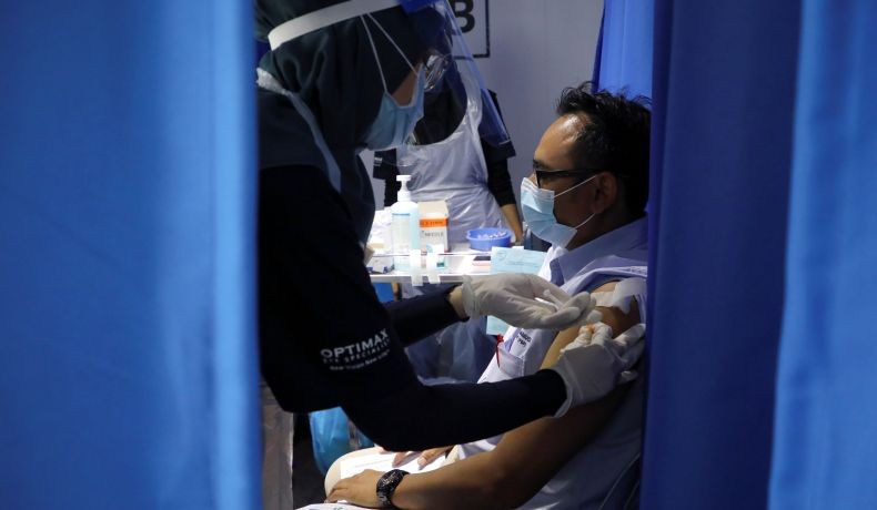 Malaysia Bakal Padukan Vaksin AstraZeneca dan Pfizer biar Manjur Lawan Varian Covid