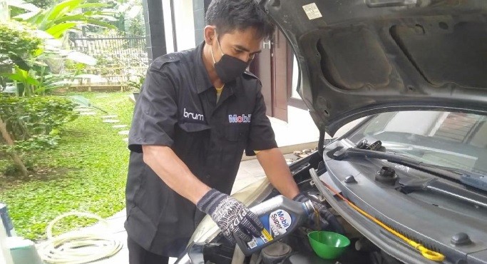 Kasus Covid-19 Kembali Melonjak, Servis Kendaraan di Rumah Jadi Alternatif  