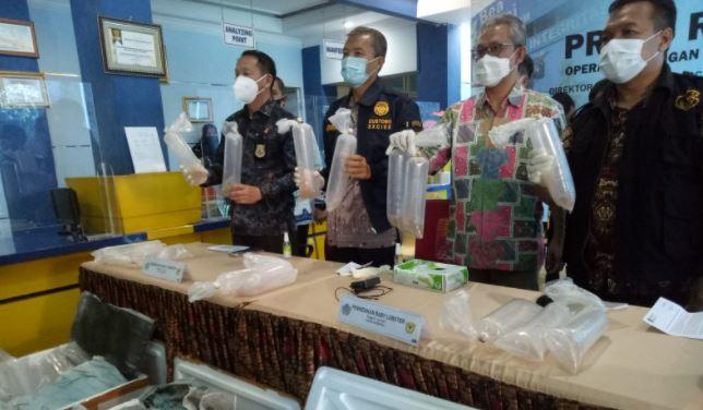 Penyelundupan 225.664 Benur Lobster ke Malaysia Digagalkan Bea Cukai Palembang