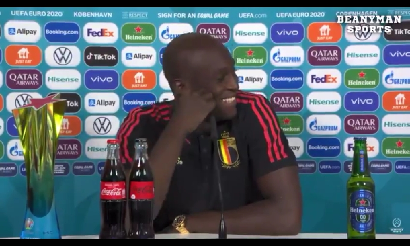 Tiru Aksi Ronaldo dan Pogba, Lukaku: Coca-Cola Hubungi Agen Saya, Ayo Kerja Sama