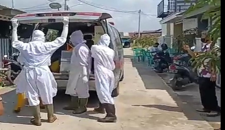 Perempuan Tua di Indramayu Meninggal Mendadak, Dites Swab Positif Covid-19
