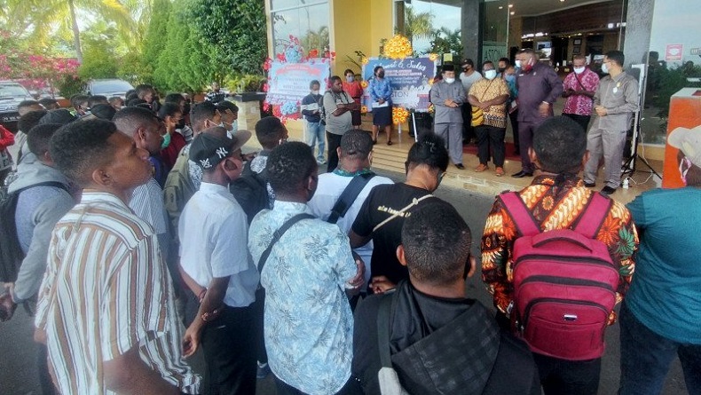 Protes, Puluhan Peserta Bintara Noken Polri Temui Pimpinan DPRD Papua Barat