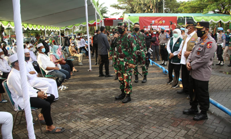 Apresiasi Vaksinasi Covid-19, Warga Bangkalan: Terima Kasih Panglima dan Kapolri