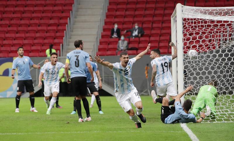 Argentina Kalahkan Uruguay, Lionel Messi Bikin Assist