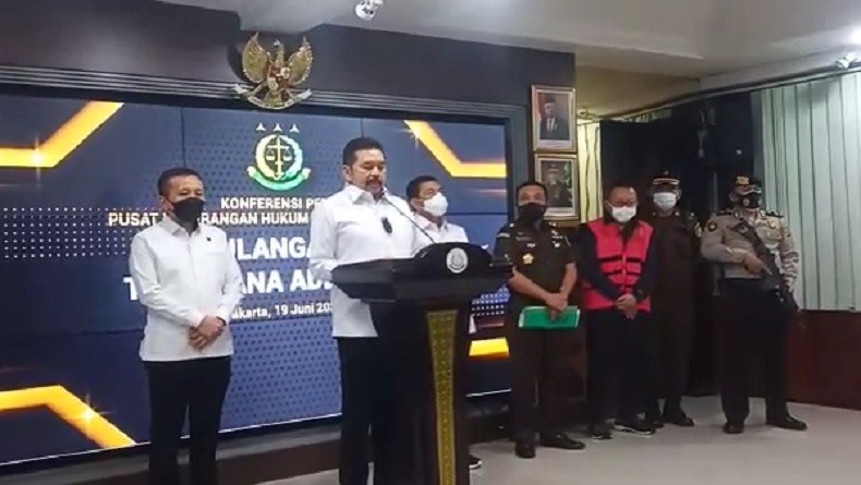 Jaksa Agung Pimpin Langsung Konferensi Pers Pemulangan Buron Adelin Lis