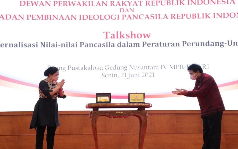 Pastikan Pancasila Teraktualisasi dalam Setiap Peraturan Hukum, BPIP dan DPR RI Tandatangani MoU