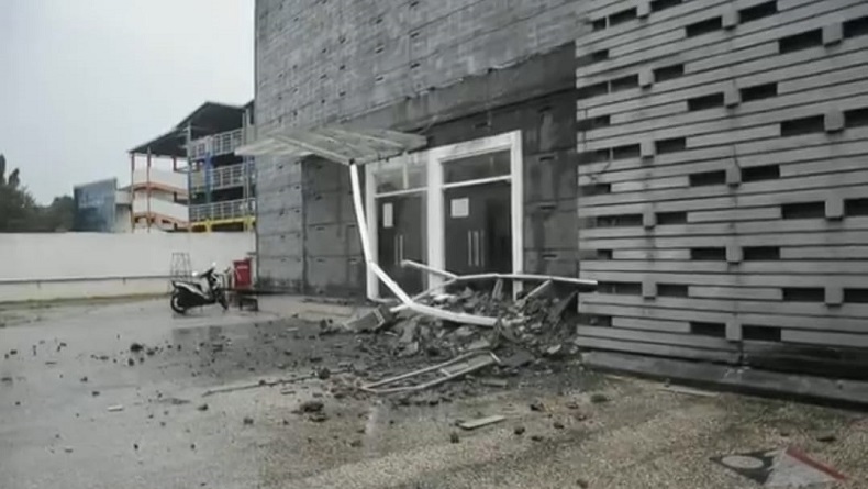Diterjang Hujan Deras Disertai Angin Kencang, Dinding Museum Kota Bandung Ambruk