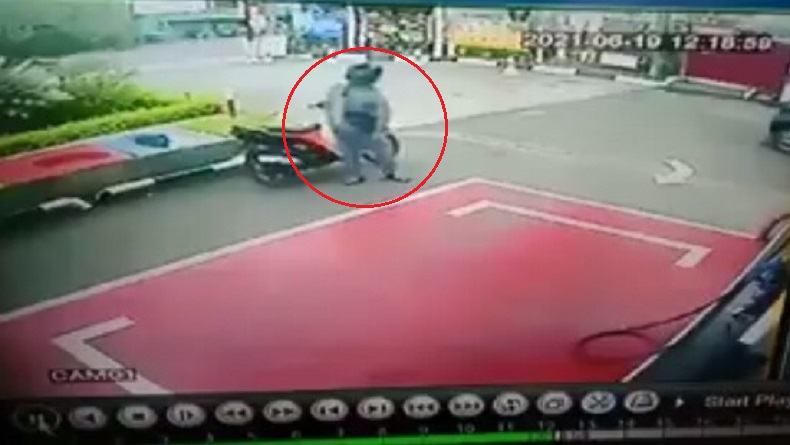 Aksi Pencurian di SPBU Terekam CCTV Viral di Medsos, Pelaku Gasak Uang Rp3 Juta