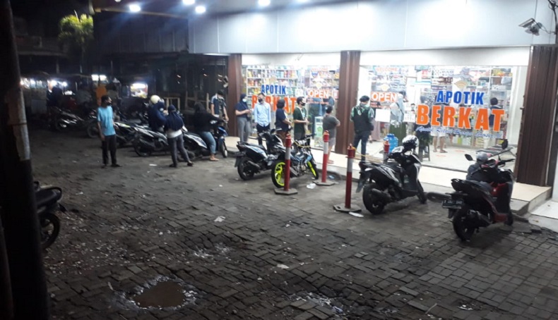 Viral Antrean Mengular di Apotik Pamulang, Apoteker : Mereka Beli Vitamin Anti Covid