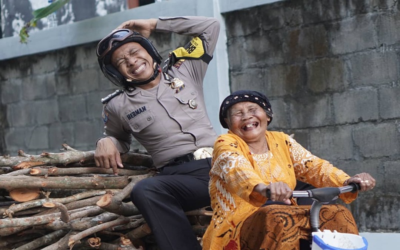 Mbah Minto YouTuber Terkenal asal Klaten Collab Bareng Pak Bhabin, Netizen Dibuat Ngakak