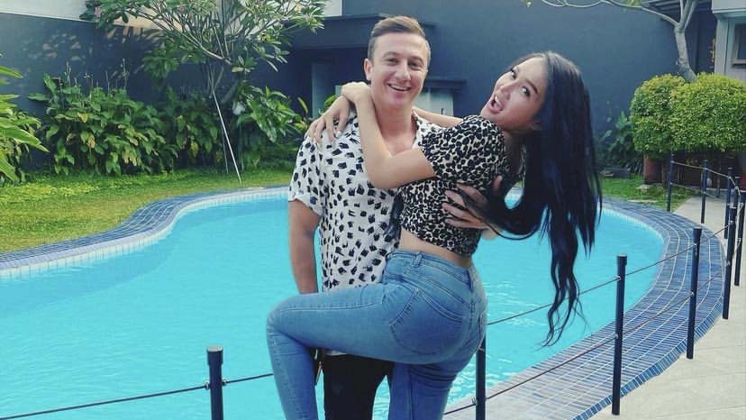 Lucinta Luna Main Gendong-gendongan dengan Pacar Bule, Netizen: Katanya Hamil  