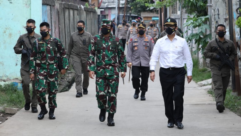 Panglima TNI Semangati Nakes di Cengkareng: Semoga Ujian Ini Segera Berakhir