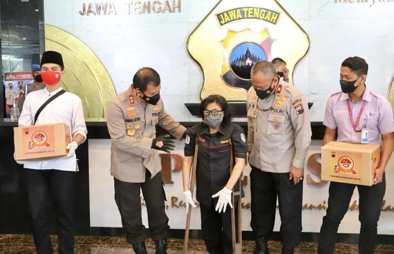 Sambut Hari Bhayangkara Ke-75, Polda Jateng Bagikan 35.000 Paket Sembako 