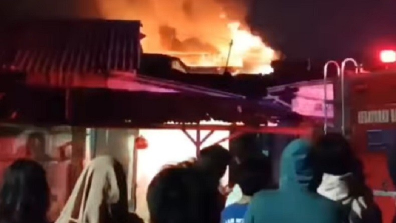 Kebakaran di Kebayoran Baru, Rumah Warga Ludes