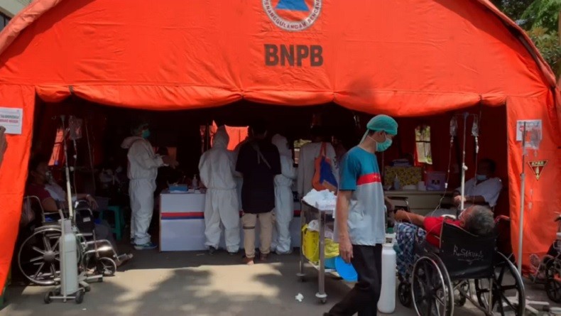 Pasien Terindikasi Covid-19 Menumpuk di RSUD Bekasi, Terpaksa Dirawat di Luar