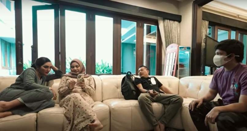 Aurel Beli Kandang Kucing Rp100 Juta, Ashanty Marah: Kamu Gila   