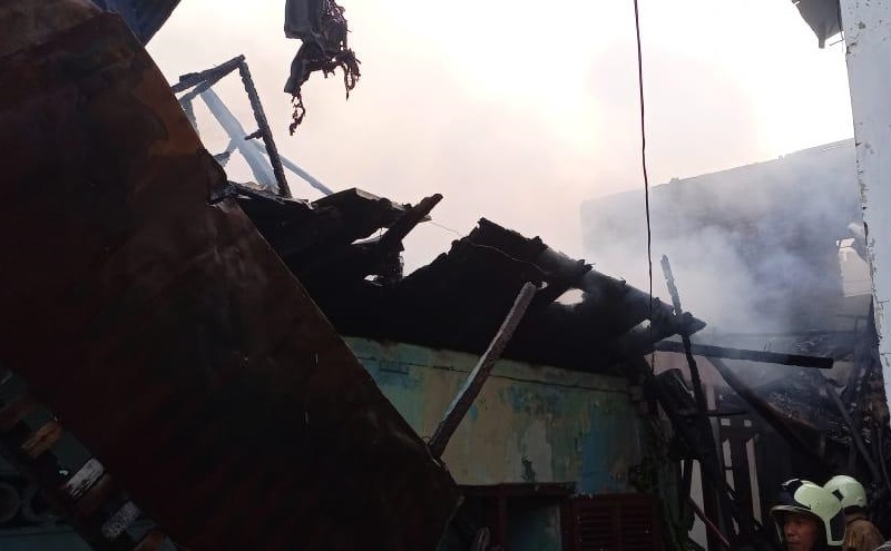 Kebakaran di Gunung Sahari Hanguskan 8 Rumah, Diduga Akibat Korsleting Listrik