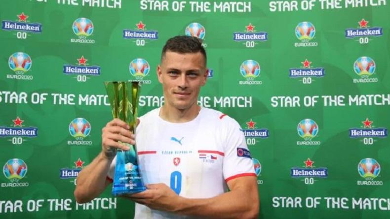 Cetak Gol dan Assist, Tomas Holes Jadi Pemain Terbaik Laga Belanda vs Republik Ceko