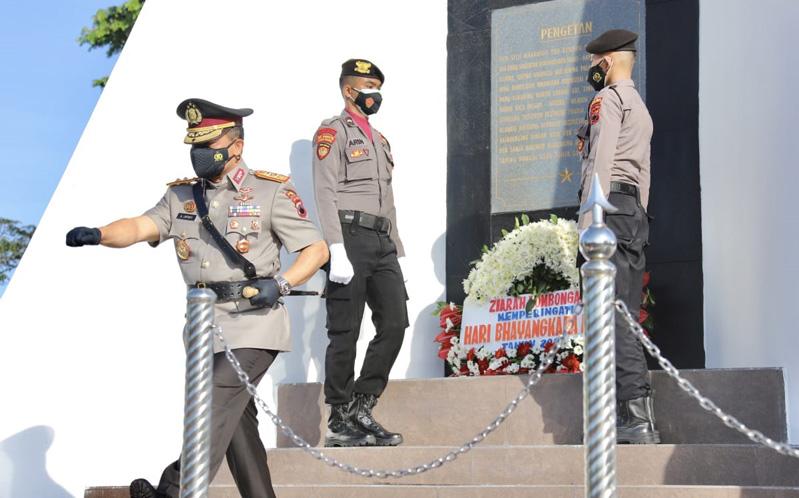 Ziarah di TMP Giri Tunggal, Polda Jateng Ingatkan Penerus Bangsa Jangan Lupa Sejarah