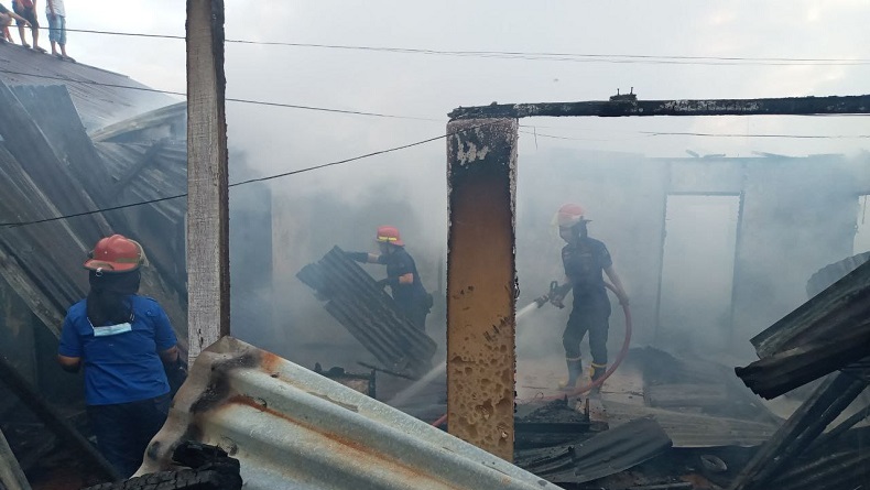 Anak 6 Tahun Main Korek Api di Kasur, Rumah di Manado Hangus Terbakar