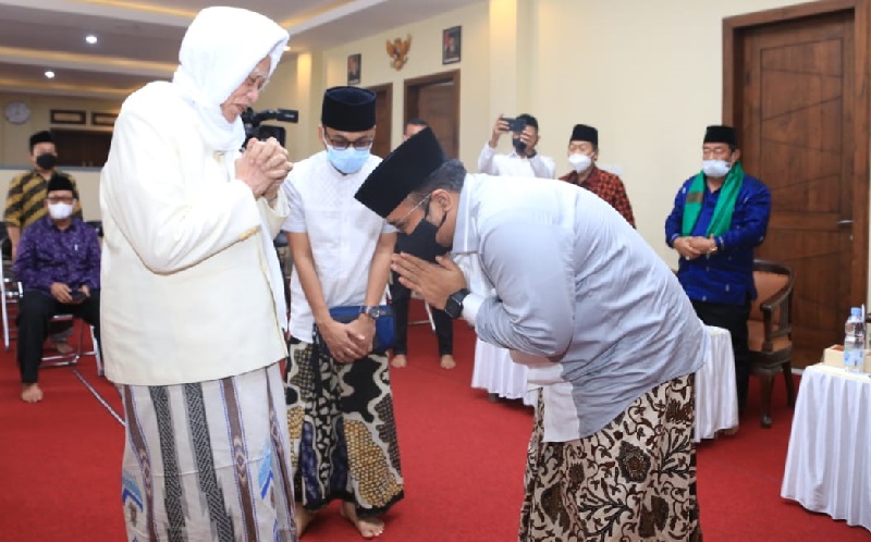 Datangi Sejumlah Kiai di Pulau Jawa, Menag Sosialisasikan Prokes Salat Iduladha dan Kurban