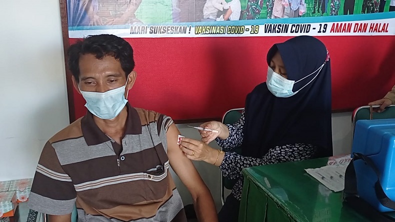 Bupati Bangka Barat Ajak Warga Vaksinasi Covid-19 di Markas Kodim