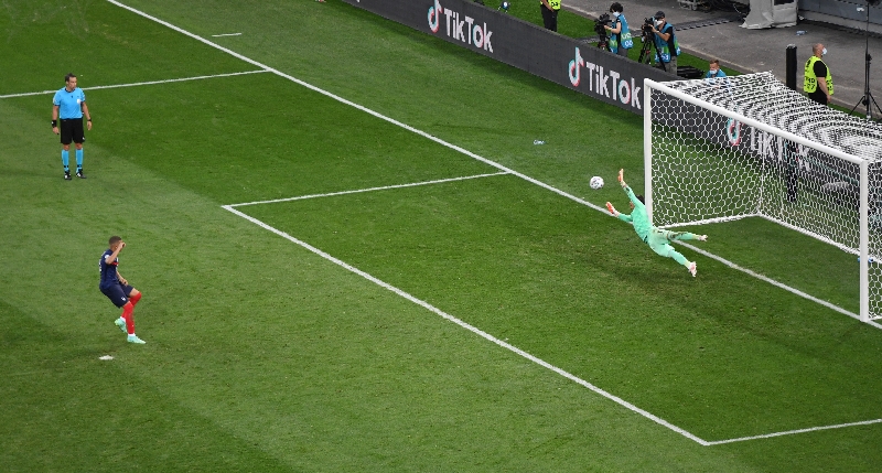 Kylian Mbappe Susah Tidur Gegara Kebayang Kegagalan Penalti ke Gawang Swiss