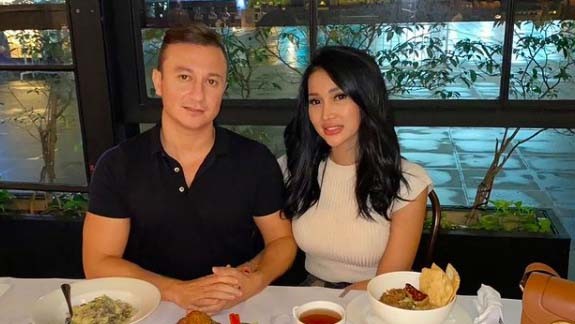 Lucinta Luna Pamer Ciuman dengan Pacar Bulenya: Papa Ganas  