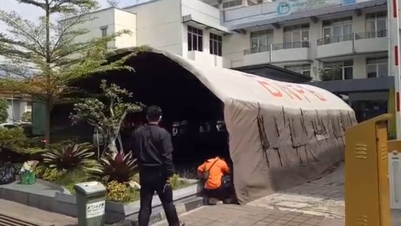 Pasien Covid-19 Melonjak, RSUD Sumedang Bangun Tenda Darurat