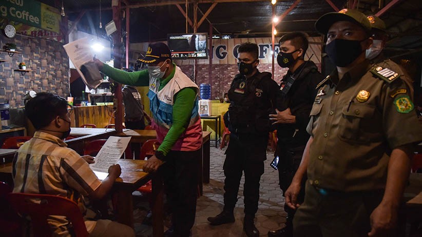 Pemprov DKI : Pedagang dan Pengunjung Warung Makan Wajib Sudah Divaksin