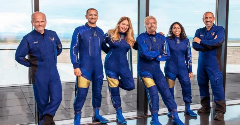 Richard Branson Bakal Terbang ke Luar Angkasa Lebih Dulu dari Jeff Bezos