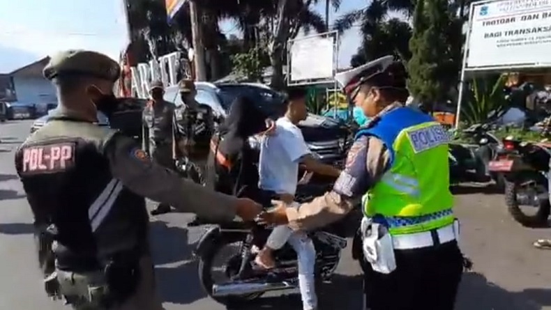 Ratusan Pelanggar Prokes Terjaring Razia Yustisi Jelang PPKM Darurat di Garut