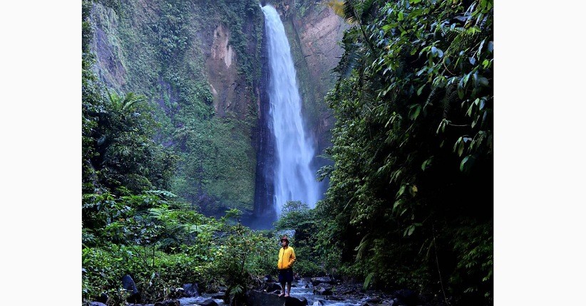 Keindahan Air Terjun Kabut Pelangi di Lumajang, Tersembunyi di Lereng Semeru