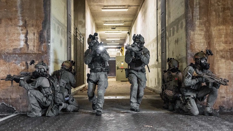 Kehebatan GSG-9, Pasukan Elite Jerman Tempat Luhut-Prabowo Menimba Ilmu Antiteror