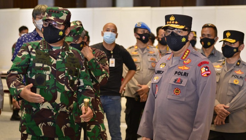 Panglima TNI dan Kapolri Tinjau Serbuan Vaksinasi Massal di JIExpo Kemayoran