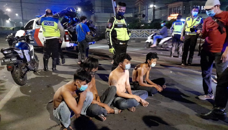 Bawa Sajam saat PPKM Darurat, 5 Pemuda Diamankan