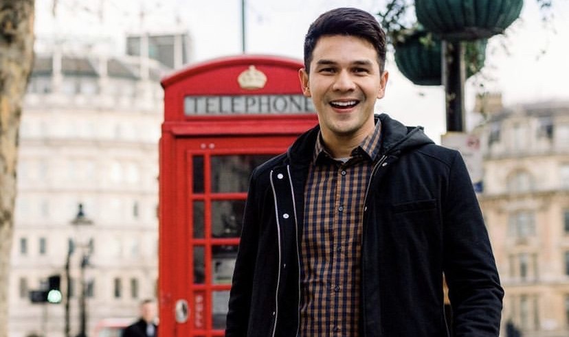 Jonathan Frizzy Suntik Vaksin Covid-19 Terpisah dari Istri   