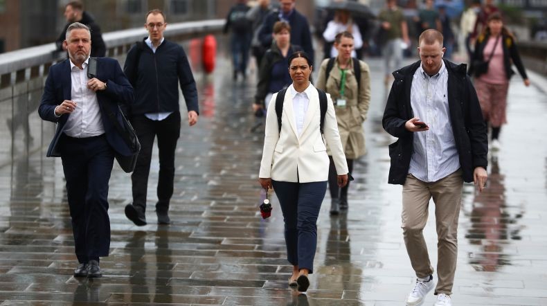 Ingin Belajar Hidup Berdampingan dengan Corona, Negara Ini Cabut Aturan Wajib Masker