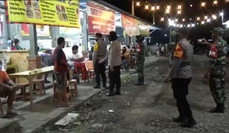 Beda Persepsi, Pemprov Bali Tegaskan Warung Makan Kaki Lima Tutup Jam 8 Malam