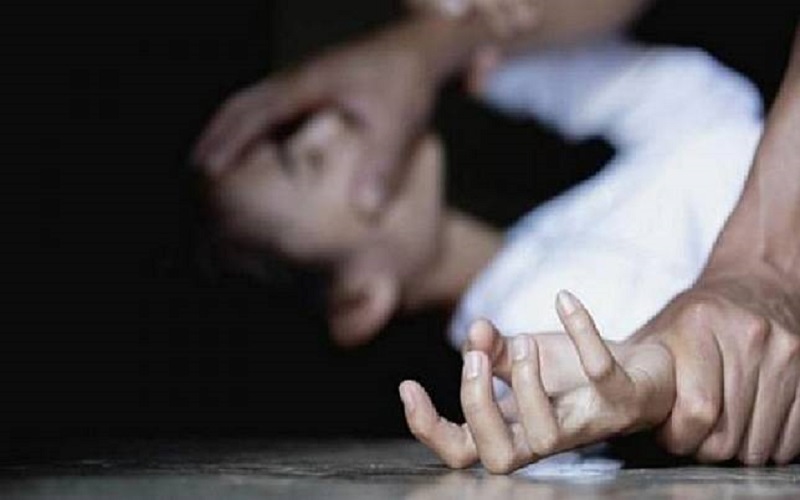 Biadab, Janda Bantu Kekasih Perkosa Anak Kandungnya dengan Dalih Pengobatan